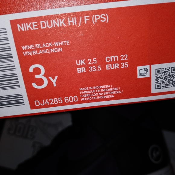 Nike Dunk High - Picture 9 of 9